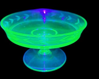 VTG Glows ウランガラス グリーン 脚付き台座 コンポート皿 押し花