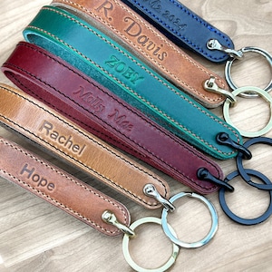 Premium Leather Keychain Handmade in Horween Leather. Personalized Keychain Wristlet for Women and Men. Luxury Leather Gift Key Chain