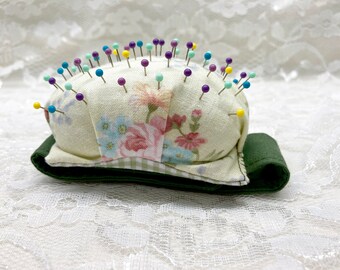 new vintage floral cotton tailor/'s wrist pin cushion
