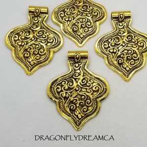 2 pieces Large Antique Gold Focal Pendant, Club Flower, Tibetan Style Brass Alloy, Big Pendants, Antique Golden, 58x46x3mm, Hole 4mm