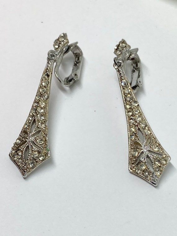 Wonderful Vintage Karu Rhinestone Dangle Earrings