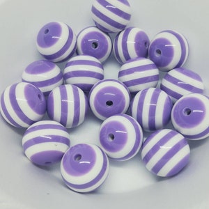 10 Large Acrylic Resin Plaric Gumball Striped Plastic 20mm Round Beads Violet White