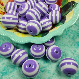 10 Large Acrylic Plastic 20mm Round Heart Gumball Kawaii  Chunky Beads Purple Model 471
