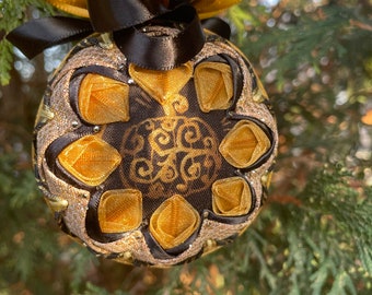 Hallow’s Eve quilted ribbon ball ornament/ harvest/ thankful/ thanksgiving/ autumn/ Halloween