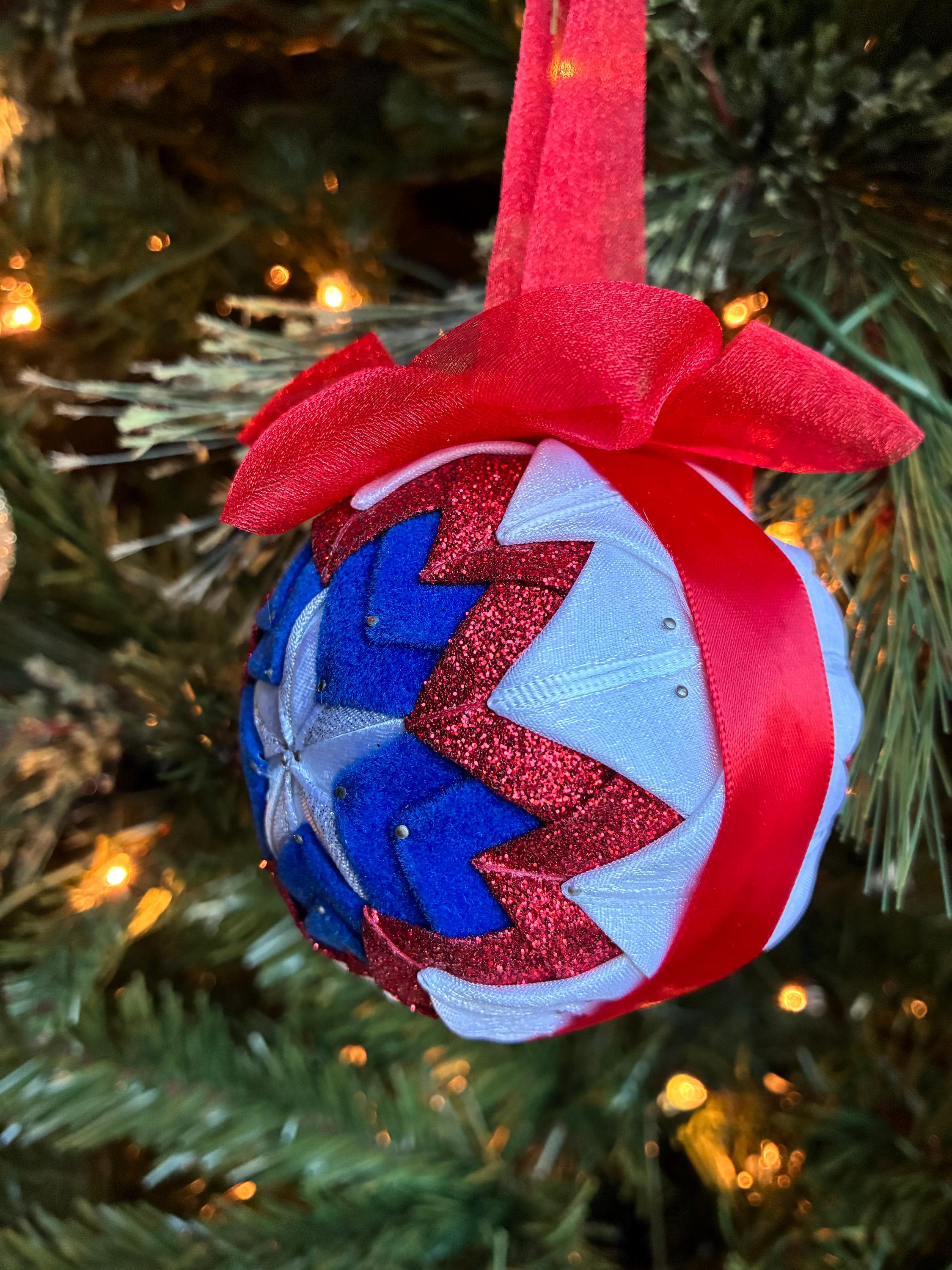 Captain America Marvel Avengers Superhero Quilted Ribbon Globe Pin ...