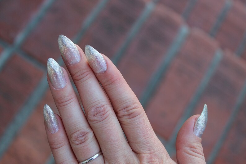 White and Gold Ombre Nails - wide 3