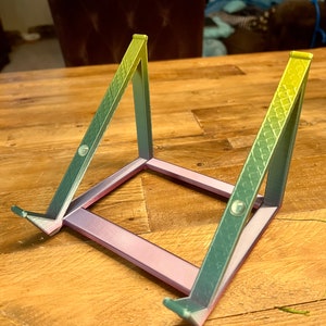 3D gedruckter Schreibtischständer (kleine Version) - Line 6 HX Stomp (zum Patent angemeldet)