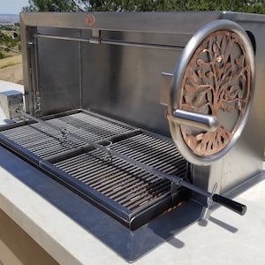 Santa Maria Grill with Deco Wheel