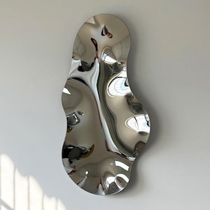 Ethereal - Espelho de parede artesanal com formato orgânico: Decoração de arte moderna - Espelho irregular