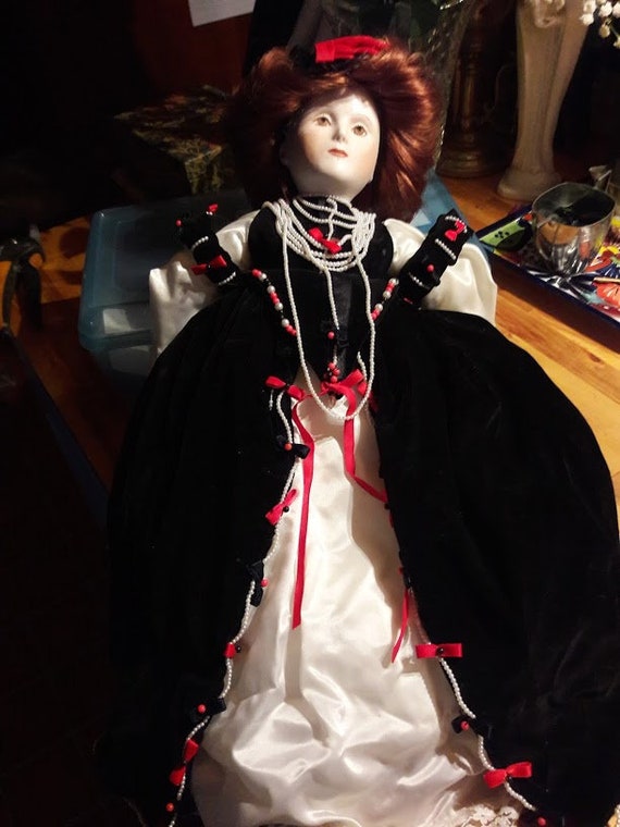 queen elizabeth porcelain doll