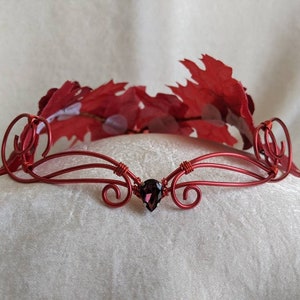 Foglie rosse profonde Tiara autunnale