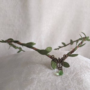 Simple Charm Woodland Tiara with Drop Gem