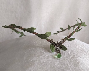 Simple Charm Woodland Tiara with Drop Gem