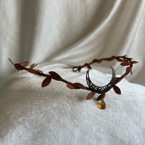 Tiare brown Moon Woodland