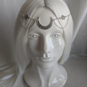 Simple Moon Head Chain image 3