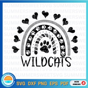 Op de afbeelding: Een zwart en grijs digitaal grafisch ontwerp met een regenboogvorm bestaande uit pootafdrukken en gestreepte patronen, omringd door kleine zwarte hartjes. Het woord WILDCATS staat in grote zwarte hoofdletters onder het regenboogontwerp.