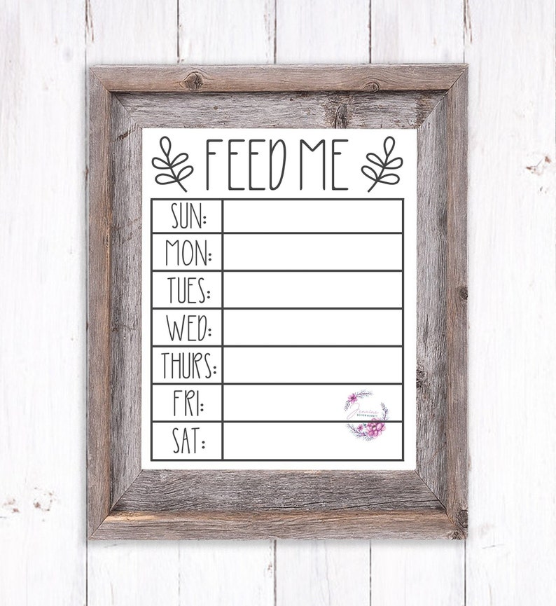 K&ouml;nnte beinhalten: Ein druckbarer schwarz-wei&szlig;er Wochenplaner f&uuml;r Mahlzeiten mit dem Text "FEED ME" und einem floralen Design. Der Planer hat f&uuml;r jeden Tag der Woche Platz, um Mahlzeiten einzutragen.