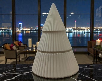 Holiday Glass Candle Jar – Tree & Ornament Lid, Festive Decor