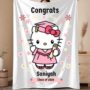 Personalisierte Kuscheldecke zum Schulabschluss, süßes Kätzchen, Geschenkidee, weiche Decke, Blumenmuster, Abschlussjahrgang 2026, Kawaii-Ästhetik