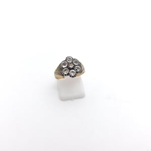 10ct Yellow Gold Antique White Paste Stone Cluster With Engraved Shoulders Ring