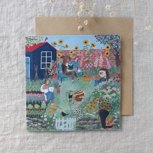 Tarjeta de felicitación con un jardín de verano muy concurrido