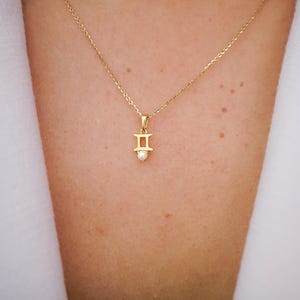 10K Solid Gold Gemini Charm with Pearl, June Birthstone Pendant Necklace, Gemini Gold Necklace, Dainty Gold Necklace, Gemini Pendant Necklac