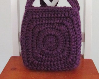 Modèle de sac à bandoulière volumineux au crochet facile