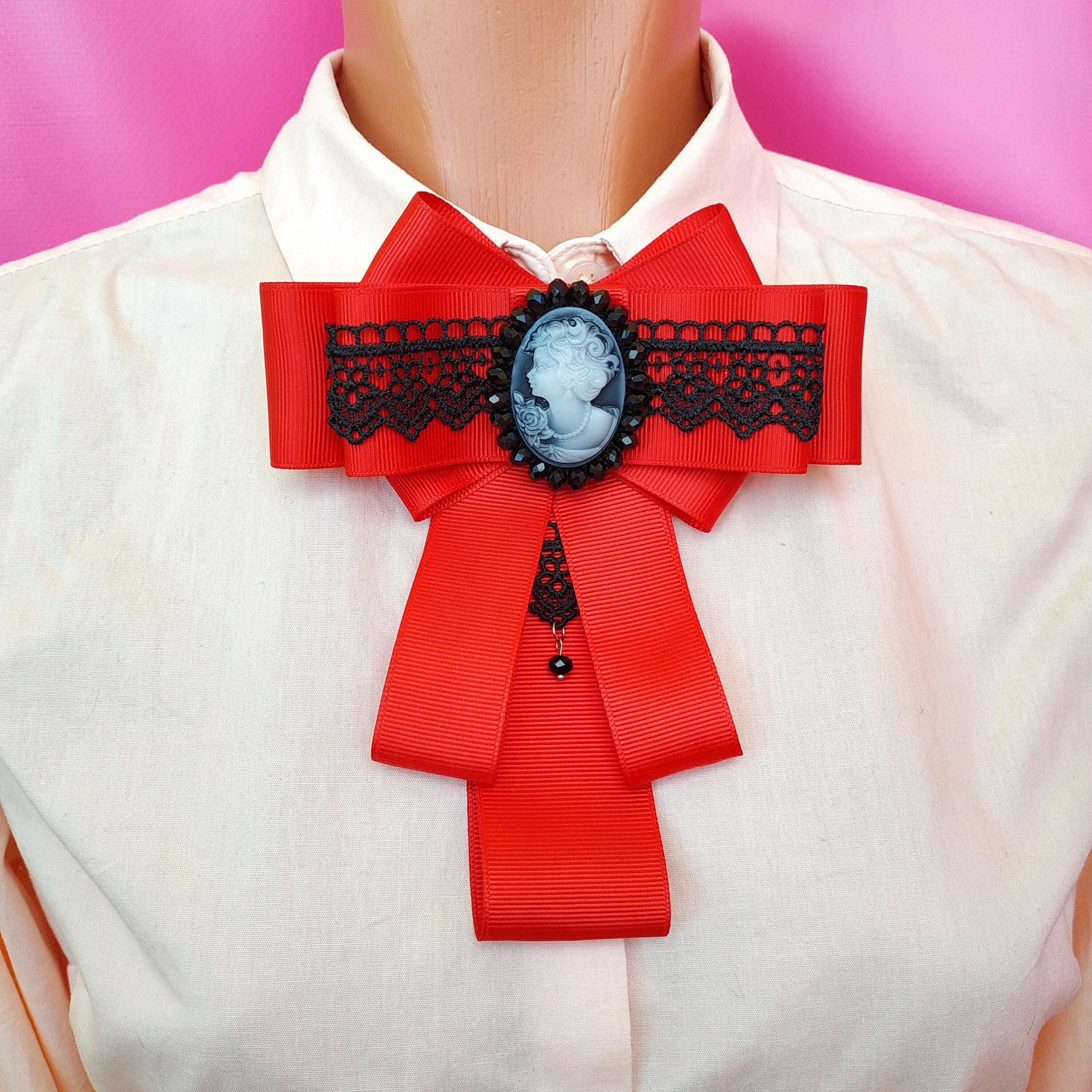 ribbon bow tie brooch
