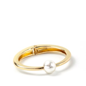 Single pearl gold fashion bangle