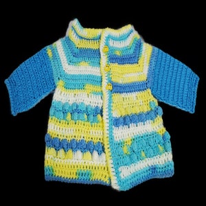 Handgemaakt gehaakt babyvestje: blauw, geel en wit: 3-6 maanden