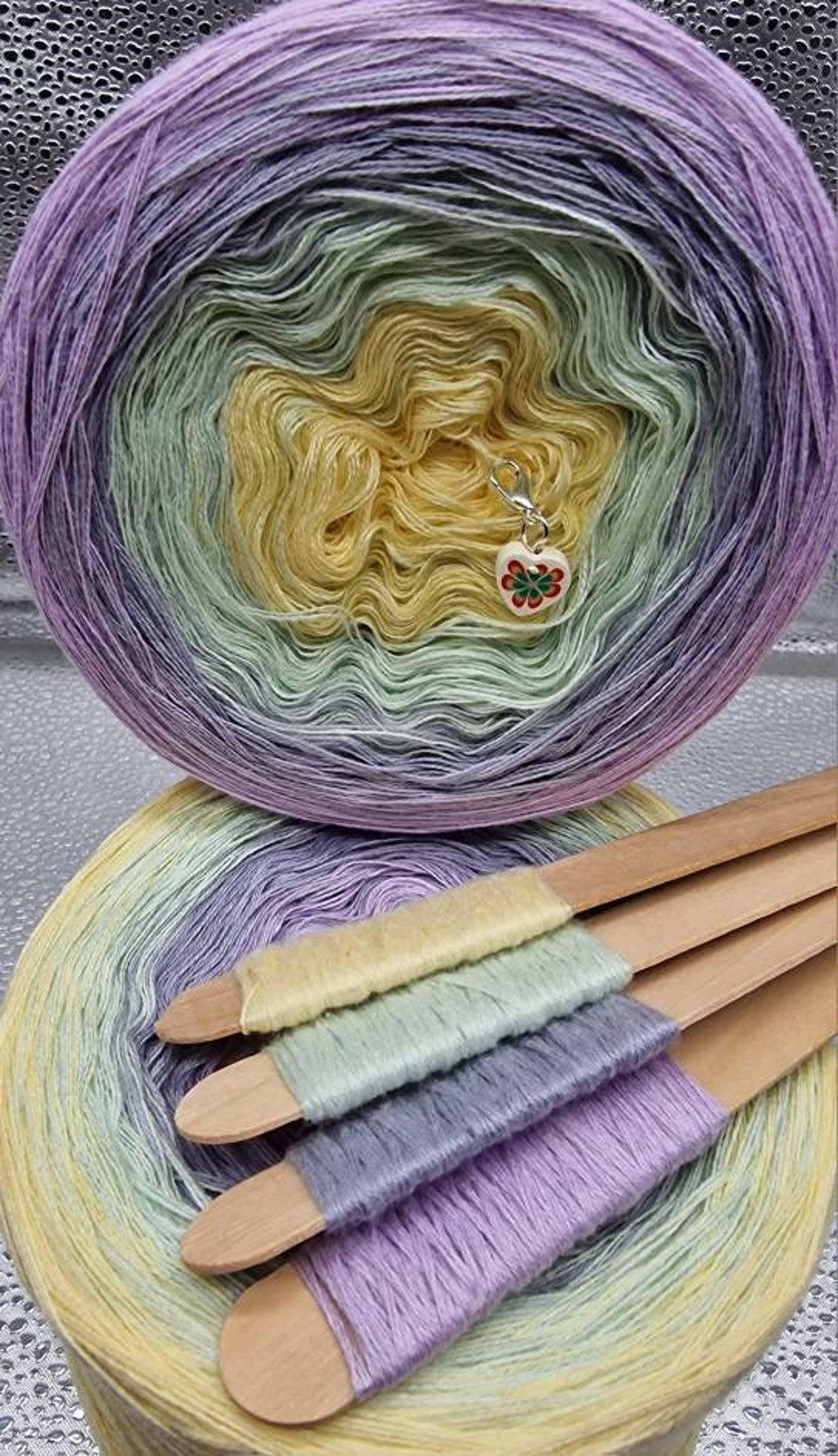 Custom gradient yarn cake review - Flo's Yarncakes