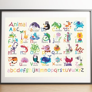 Animal Alphabet A2 Art Print für Kinder, ein lustiges & farbenfrohes Lernposter mit niedlichen Tierillustrationen, perfekt für ein Kinderzimmer