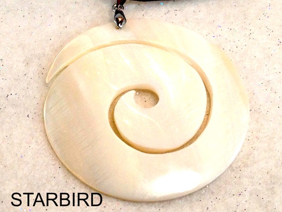 White or Black  Mother of Pearl  Pendant Necklace - image 2