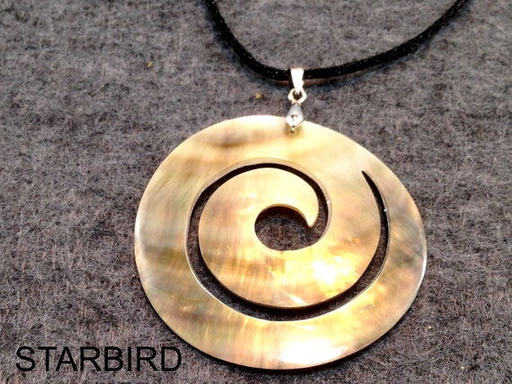 White or Black  Mother of Pearl  Pendant Necklace - image 5