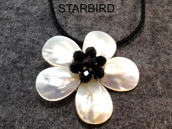 WHITE MOTHER of PEARL Flower Neclace,  Pendant - image 3