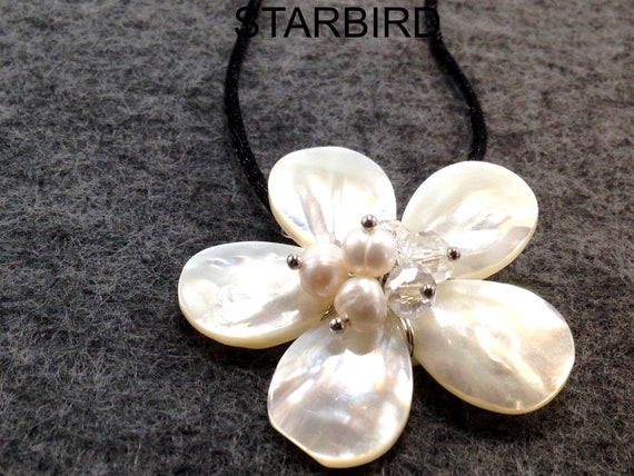WHITE MOTHER of PEARL Flower Neclace,  Pendant - image 1