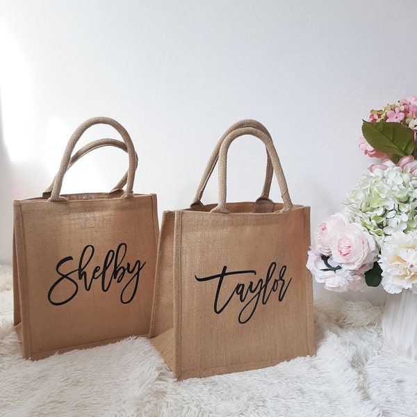 Personalisierte Strand Jute Tragetaschen, personalisierte Brautjungfer Sackleinen Strandtasche, Hen do favor Jutetaschen