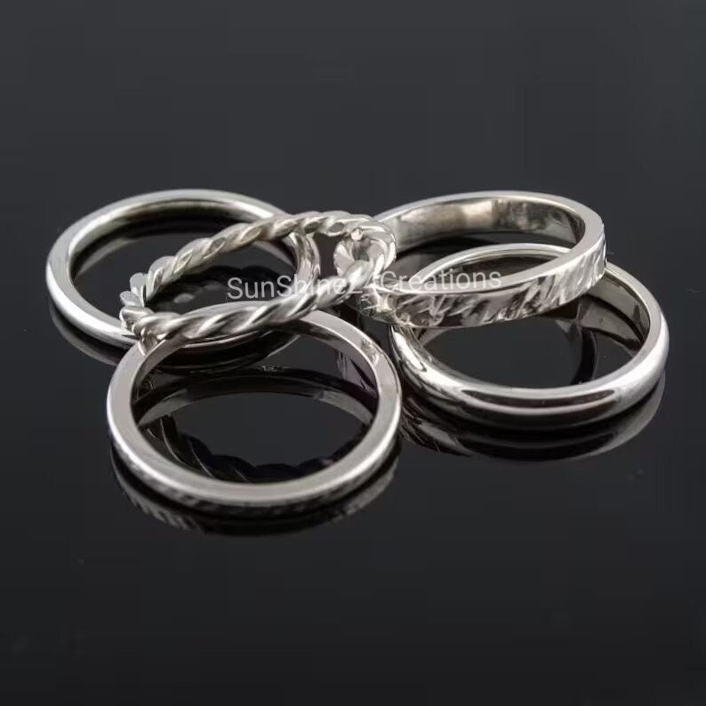 Lot de 5 bagues à superposer en argent sterling, parure de bagues à superposer en argent sterling, simples anneaux torsadés et martelés en argent, bagues minimalistes, bagues midi image 2