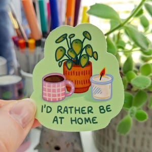 Lieber zu Hause sein Sticker | Homebody Aufkleber, niedlicher introvertierter Aufkleber, Pflanzenvinylaufkleber, niedlicher gemütlicher Buchaufkleber, mädchenhafter Laptopaufkleber