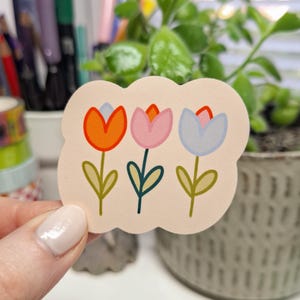 Sticker trois tulipes | Sticker tulipe en vinyle, sticker fleur mignonne, sticker floral, illustration de fleur, printemps, illustration de tulipe, kawaii