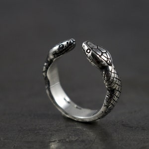 Double head snake ring