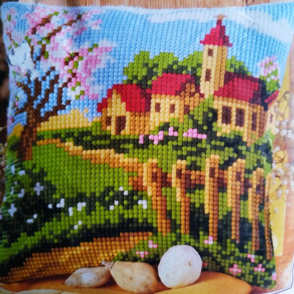 Vervaco  Pillow Kit  Spring in the Village 1200/934 40 x 40 cm (16" x 16") NEW