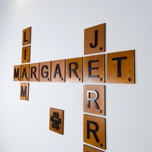 Azulejos de Scrabble para pared de 4 x 4 pulgadas (2 capas), nombres de azulejos de Scrabble, azulejos de Scrabble, arte de pared con azulejos de Scrabble, Scrabble de pared, detalles de Scrabble para pared