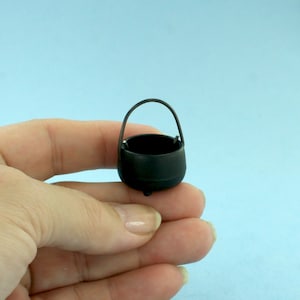 Dollhouse Miniature Heavy Quality Black Metal Halloween Witch's Cauldron Pot Campfire Pot with Handle
