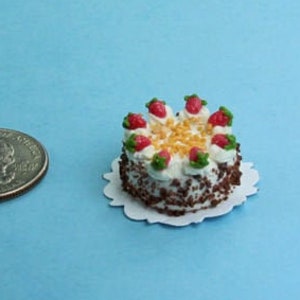 FABULOUS 1:12 Scale Dollhouse Miniature Gourmet Cake with Strawberries for your Bakery #S085