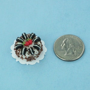 FABULOUS 1:12 Scale Dollhouse Miniature Cookies & Cream Cake for your Bakery #S134