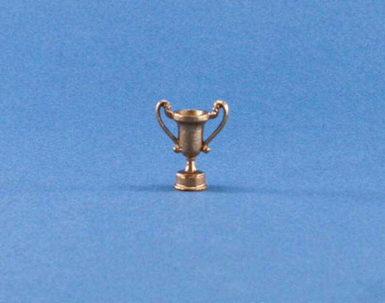 NICE 1:12 Scale Dollhouse Miniature Golden Lion Figurine//Statue #JLM127
