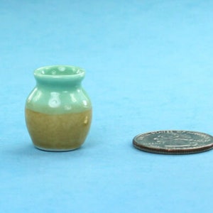 1:12 Dollhouse Miniature Stripes Ceramic Vase Pot Miniature Garden HMN 1038 