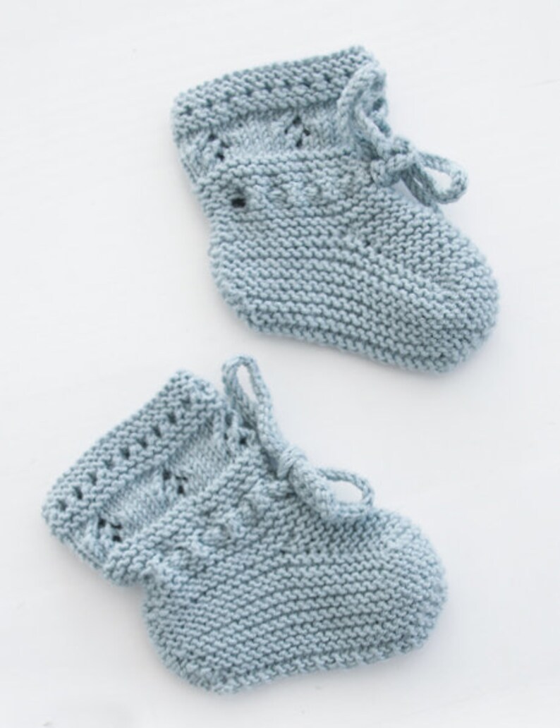 SET knitted baby shorts and slippers with lace pattern and garter stitch in Baby Merino Knitting Pattern shorts PDF Download