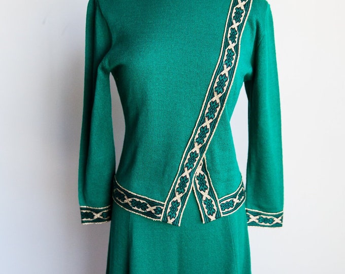 vintage green & gold knit skirt set, 1970s Christmas sweater skirt set, vintage holiday dress, 70s holiday dress, medium